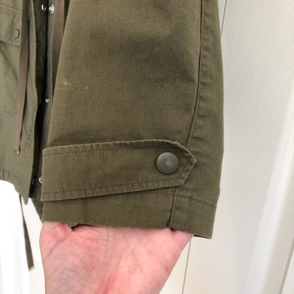 Piperlime Lightweight Hooded Jacket - Picture 8 of 11